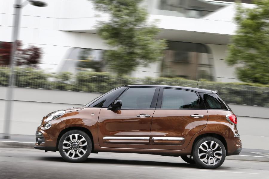  Fiat 500L 2017 года  (фото 36 из 45)
